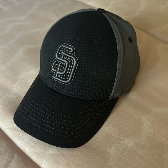 San Diego Padres ballcap - Picture 1 of 4